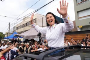 Perú: Keiko Fujimori ganó en la segunda vuelta presidencial por casi 50.000 votos
