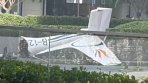 Una avioneta se estrelló contra el China Zun, el rascacielos más alto de Pekín