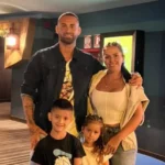 El futbolista argentino Lucas Trejo busca desesperadamente a su familia tras el derrumbe de un edificio