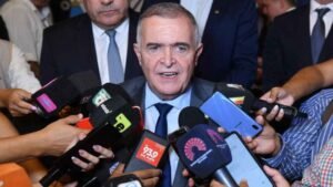 “En política, el que maneja el calendario maneja los tiempos de las demás fuerzas”