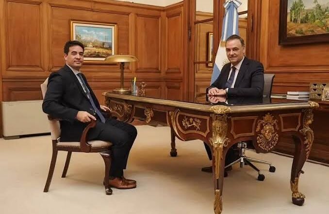 Con la presencia de Ravier, el oficialismo busca copar la agenda con el Súper RIGI y los fondos buitre