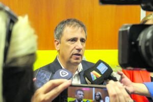 Seleme propone una profunda reforma del IPV para abrir la construcción de 10.000 viviendas al capital privado y multiplicar el acceso a la casa propia