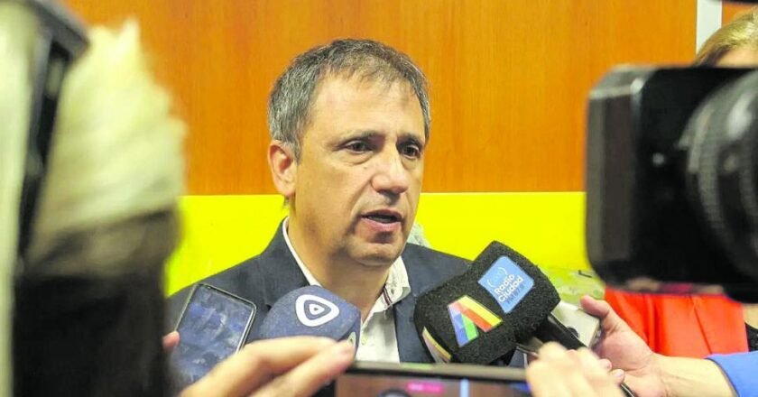 Seleme propone una profunda reforma del IPV para abrir la construcción de 10.000 viviendas al capital privado y multiplicar el acceso a la casa propia