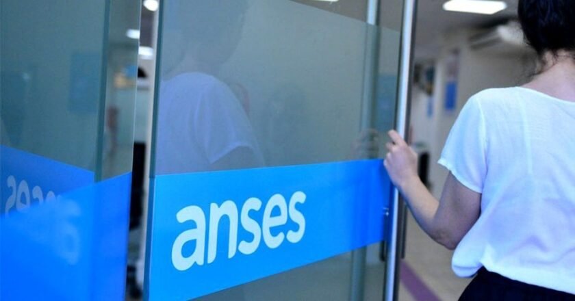 Disminuyen las asignaciones familiares por la pérdida de empleo y aumenta la cantidad de beneficiarios de la AUH