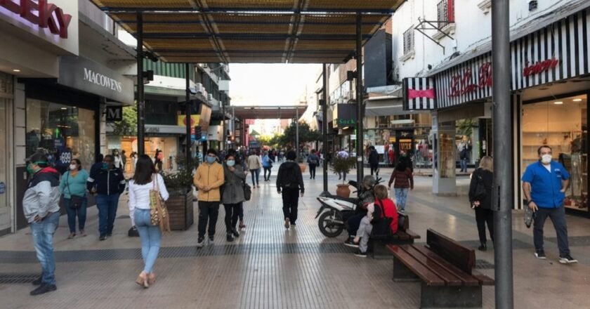 Informe: casi dos de cada tres tucumanos se perciben por debajo de la clase media