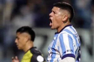 Racing goleó a Defensa y Justicia y avanzó con autoridad a octavos de final