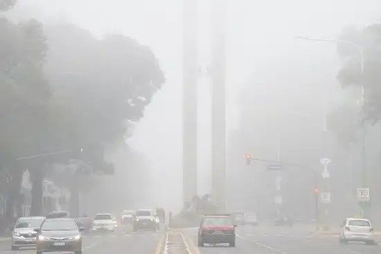 Una niebla cubrió el amanecer en San Miguel de Tucumán: cómo estará el tiempo