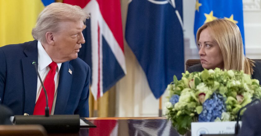 Trump vuelve a atacar inesperadamente a Meloni