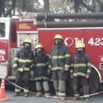 La Policía impide el ingreso de los Bomberos Voluntarios a Plaza Independencia durante el sirenazo