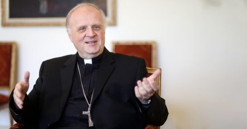 El Gobierno recibió al nuevo embajador del Vaticano en medio de la expectativa por la visita de León XIV