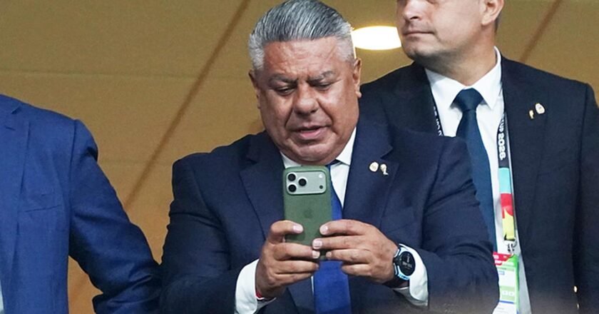 AFA desmintió que la Justicia de Estados Unidos citara a declarar al “Chiqui” Tapia y le secuestrara el celular