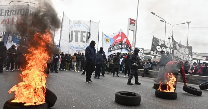 Protesta por el programa Volver al Trabajo: fuerzas federales reprimieron a los manifestantes en Avellaneda