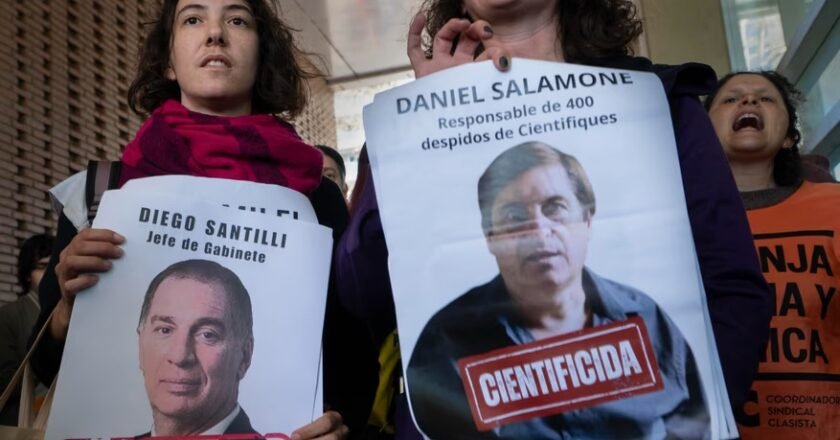 Científicos del CONICET realizan una nueva jornada de reclamos contra el Gobierno