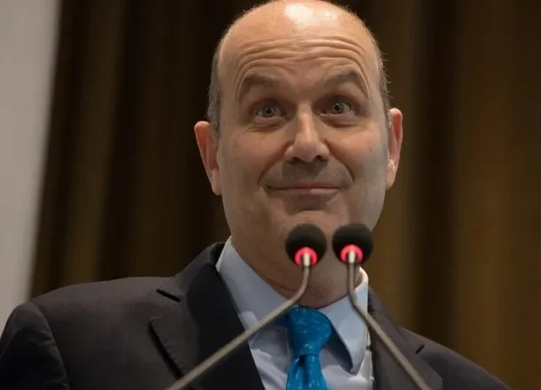“Gracias, presidente Milei”: Sturzenegger celebró un salario de $580 mil
