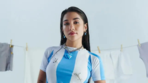 María Becerra pondrá su voz al Himno argentino antes de la gran final