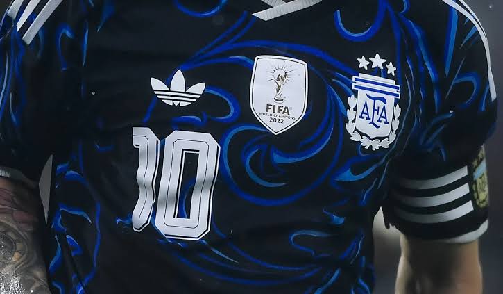 El llamativo detalle de la casaca alternativa que usará la Selección ante Inglaterra