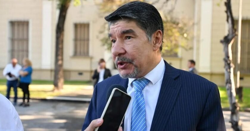 Tucumán no dará asueto por Argentina-Inglaterra