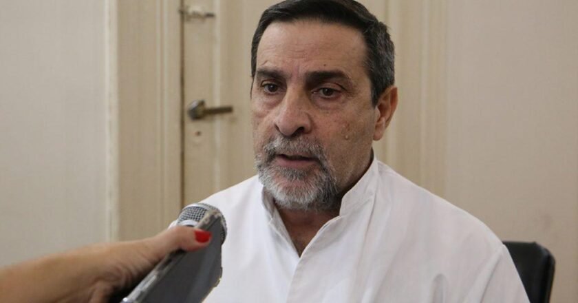 Internaron de urgencia al ministro Medina Ruiz tras sufrir un malestar a la madrugada