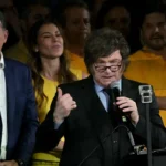 Milei respaldó la candidatura de Flávio Bolsonaro y lanzó durísimas críticas contra Lula da Silva en Brasil
