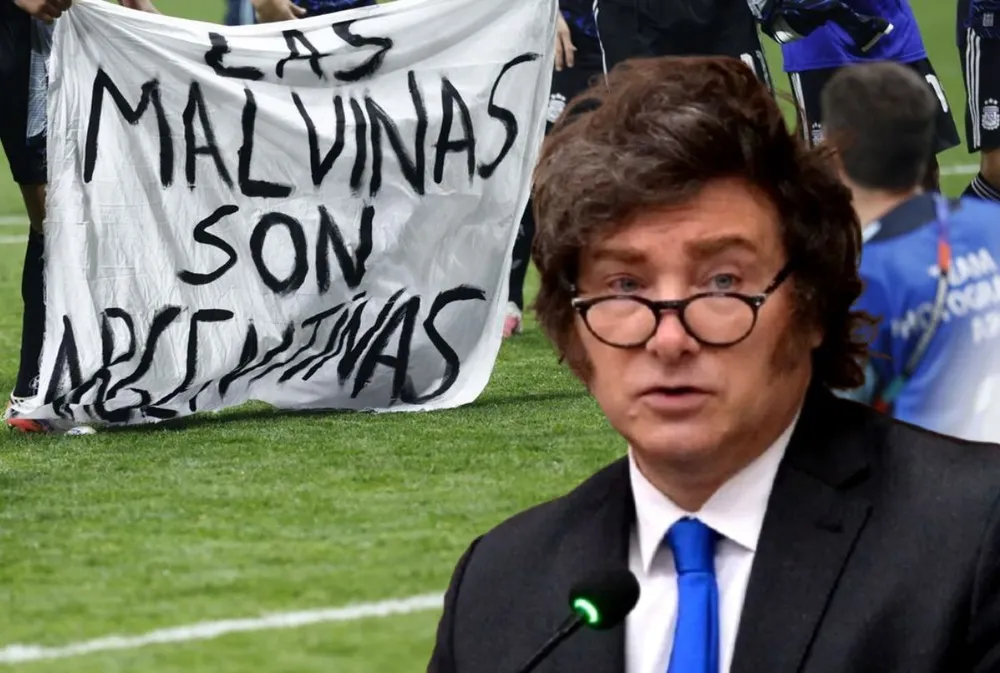 Milei cuestionó a La Scaloneta por la bandera de Malvinas y habló de “slogans populistas y berretas”