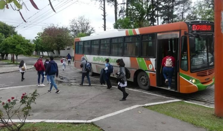 A nueve años del Boleto Estudiantil, la UNT registra un crecimiento récord de alumnos del interior: aumentó un 119%