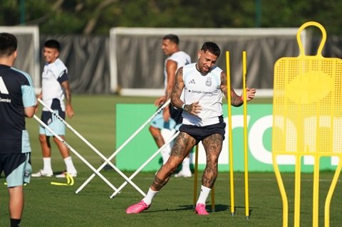 Sin Messi y con la mente puesta en Inglaterra: la Selección Argentina volvió a las prácticas antes de la semifinal