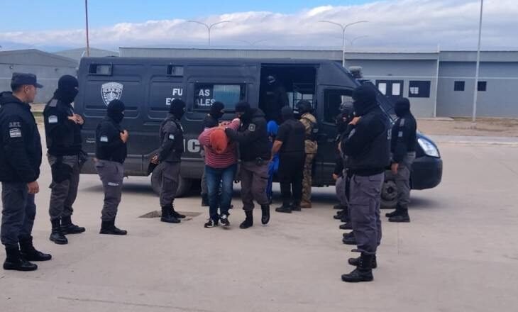 Trasladaron a 12 condenados desde distintas comisarías al penal de Benjamín Paz
