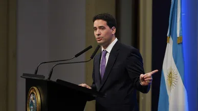 El nuevo vocero ratificó el estilo de Adorni: “Quien no pueda pagar el gas deberá abrigarse”