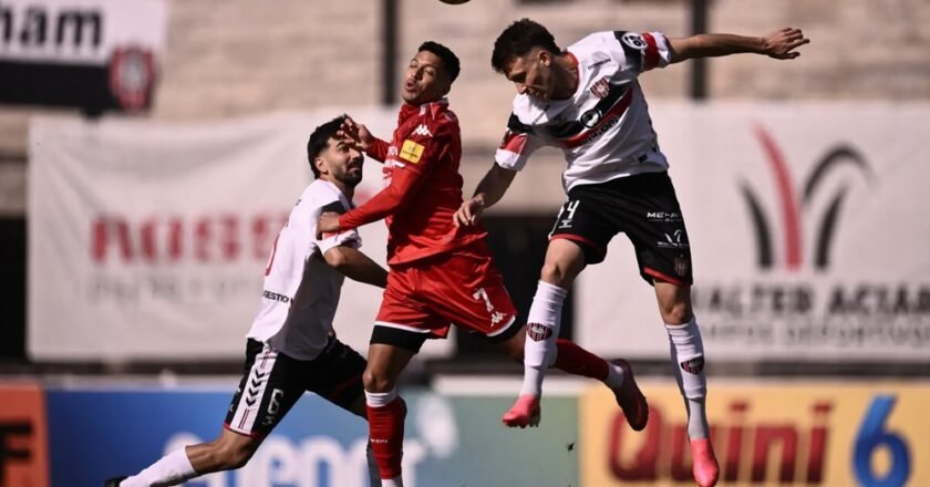 San Martín remontó en Buenos Aires y venció 2-1 a Chacarita con un doblete de Arfaras
