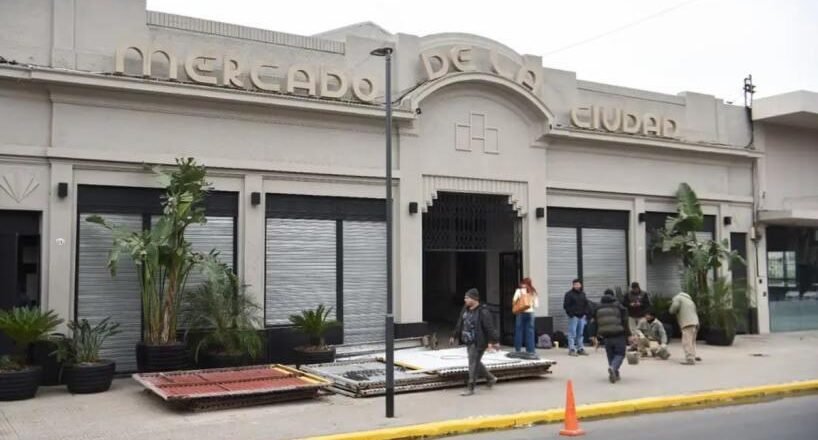 El ex Mercado Sarmiento reabrió sus puertas totalmente renovado y se convirtió en el escenario del lanzamiento de Chahla a la reelección