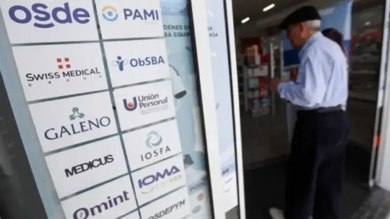 Alerta en el sistema de salud: las obras sociales pierden afiliados y crece la presión sobre el sector público