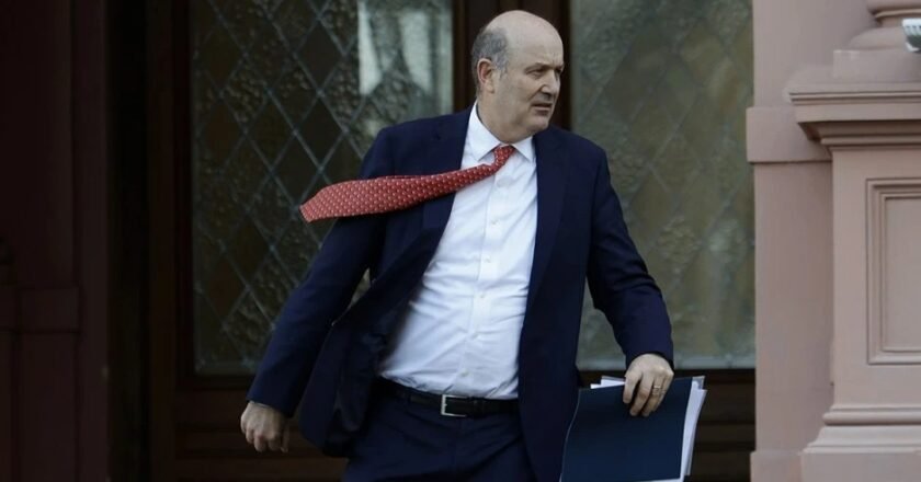 Karina Milei auditará los proyectos de Sturzenegger antes de enviarlos al Congreso