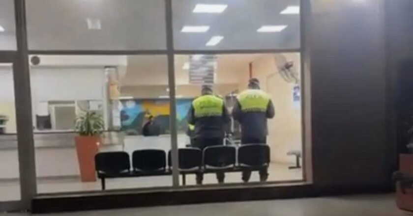Confusión en la Maternidad de Concepción: le dijeron que era nena, le pusieron aritos y resultó ser un varón
