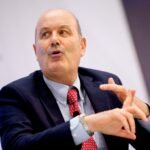 Sturzenegger reconoció la caída del empleo formal y apuntó al crecimiento del monotributo