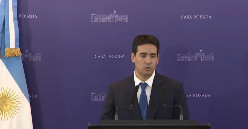 Cambios en el Gobierno: estudian reemplazar al vocero y reducir sus apariciones ante la prensa