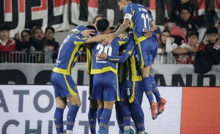 River cayó ante Rosario Central y el Monumental estalló contra el equipo y la dirigencia