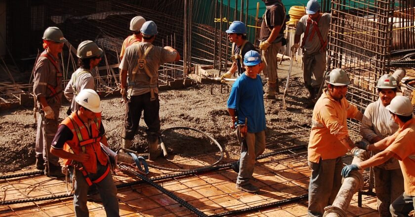 En julio, un trabajador necesitó ingresos superiores a $3 millones, según un relevamiento sindical