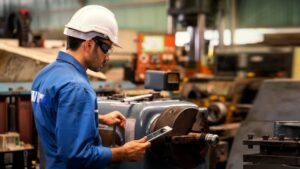 Empleo y salarios en retroceso: 241.000 puestos formales menos y una caída del 40,5% del salario mínimo