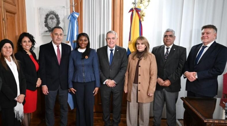 Jaldo analizó avanzar en una agenda de cooperación mutua con Ecuador