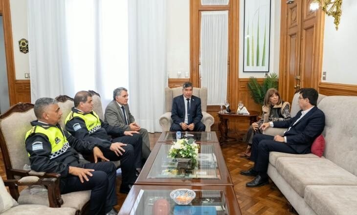 Los casos de menores que lleven un arma a la escuela serán tratados como delitos, informó el Gobierno