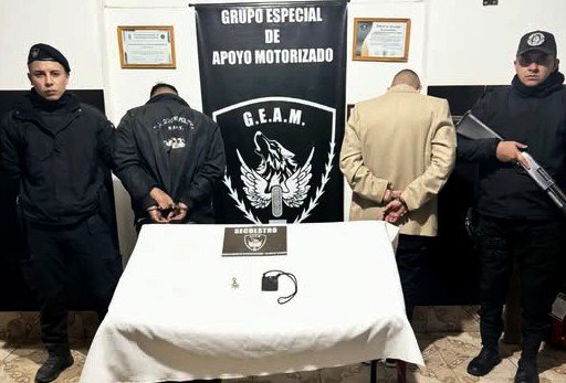Detuvieron a dos hombres que intentaron subir a un auto a dos chicas haciéndose pasar por policías de la Brigada