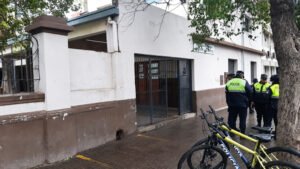 Un alumno de la escuela Congreso llevó un arma a clases y realizó un disparo