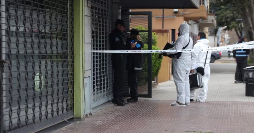 Femicidio en Villa Devoto: una mujer fue asesinada con 40 puñaladas por su marido