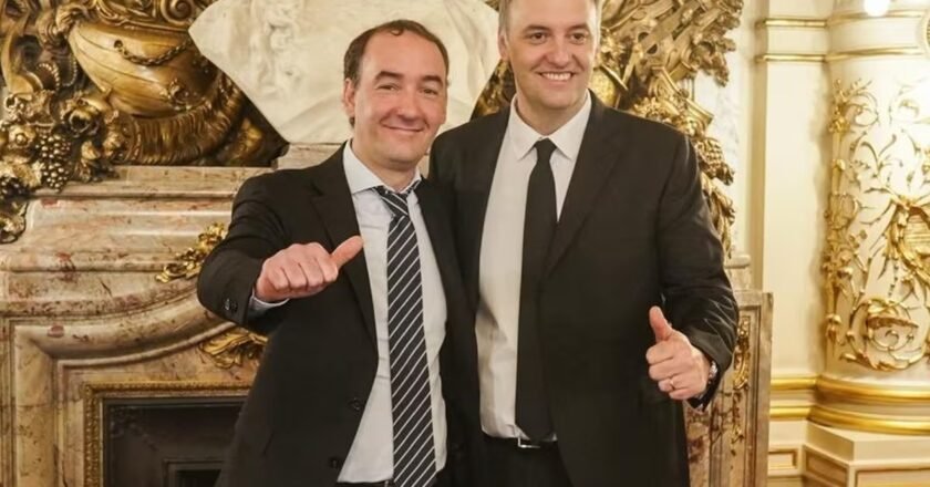 Insólito: el hermano de Manuel Adorni aseguró que se confundió en su declaración jurada y puso un cero de más
