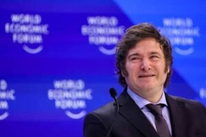 Encuesta: más de la mitad de los argentinos se considera opositora al Gobierno de Milei