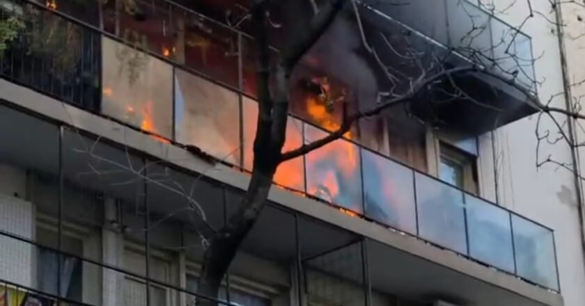 Se incendió un departamento al lado del edificio donde cumple la prisión domiciliaria Cristina Kirchner
