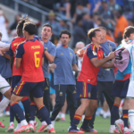 La FIFA aplicó una durísima sanción a la Selección por los incidentes en la final y la bandera de Malvinas