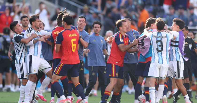 La FIFA aplicó una durísima sanción a la Selección por los incidentes en la final y la bandera de Malvinas