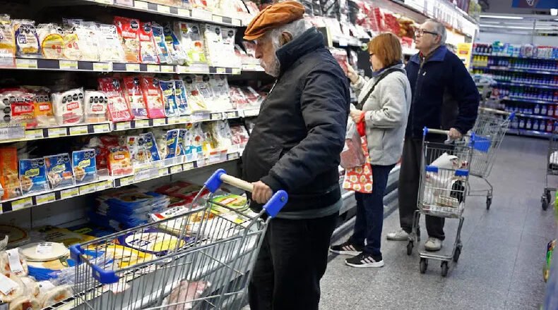 El INDEC anunció que la inflación de julio fue del 2,1% acumulando un 38,8 en doce meses