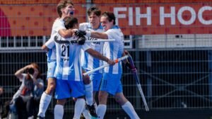 Los Leones golearon 5-3 a India y esperan por el resultado de Inglaterra-Países Bajos para conseguir un lugar en la semifinales